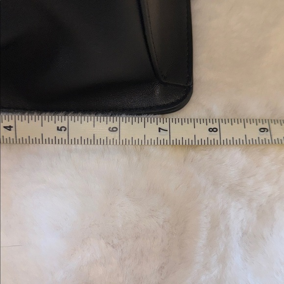 Steve Madden Roses Bevelyn Handbag with peals - Picture 9 of 10